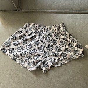 Patterned flowy shorts